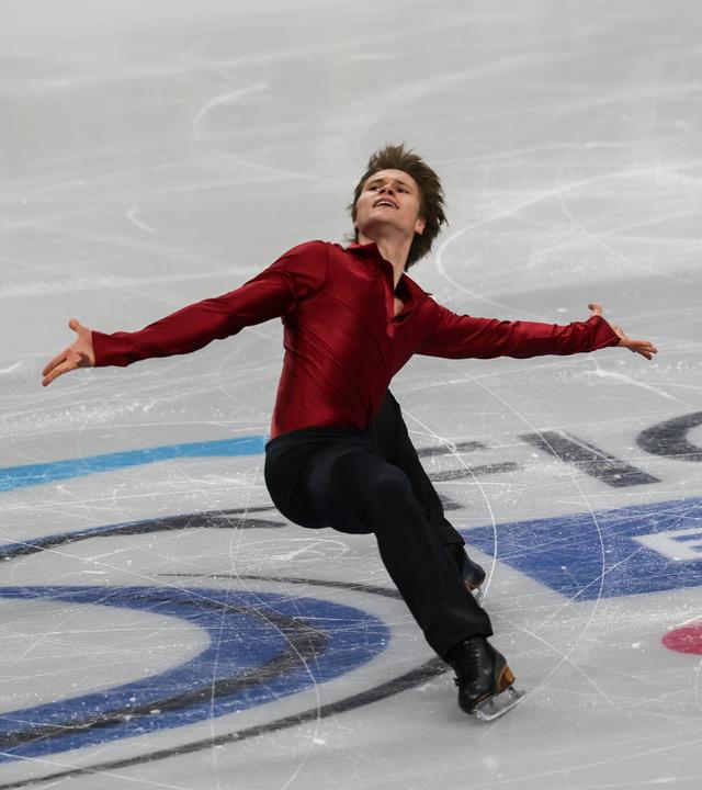 Der deutsche Eiskunstläufer Genrikh Gartung während seines Programms bei der Europameisterschaft in Sheffield