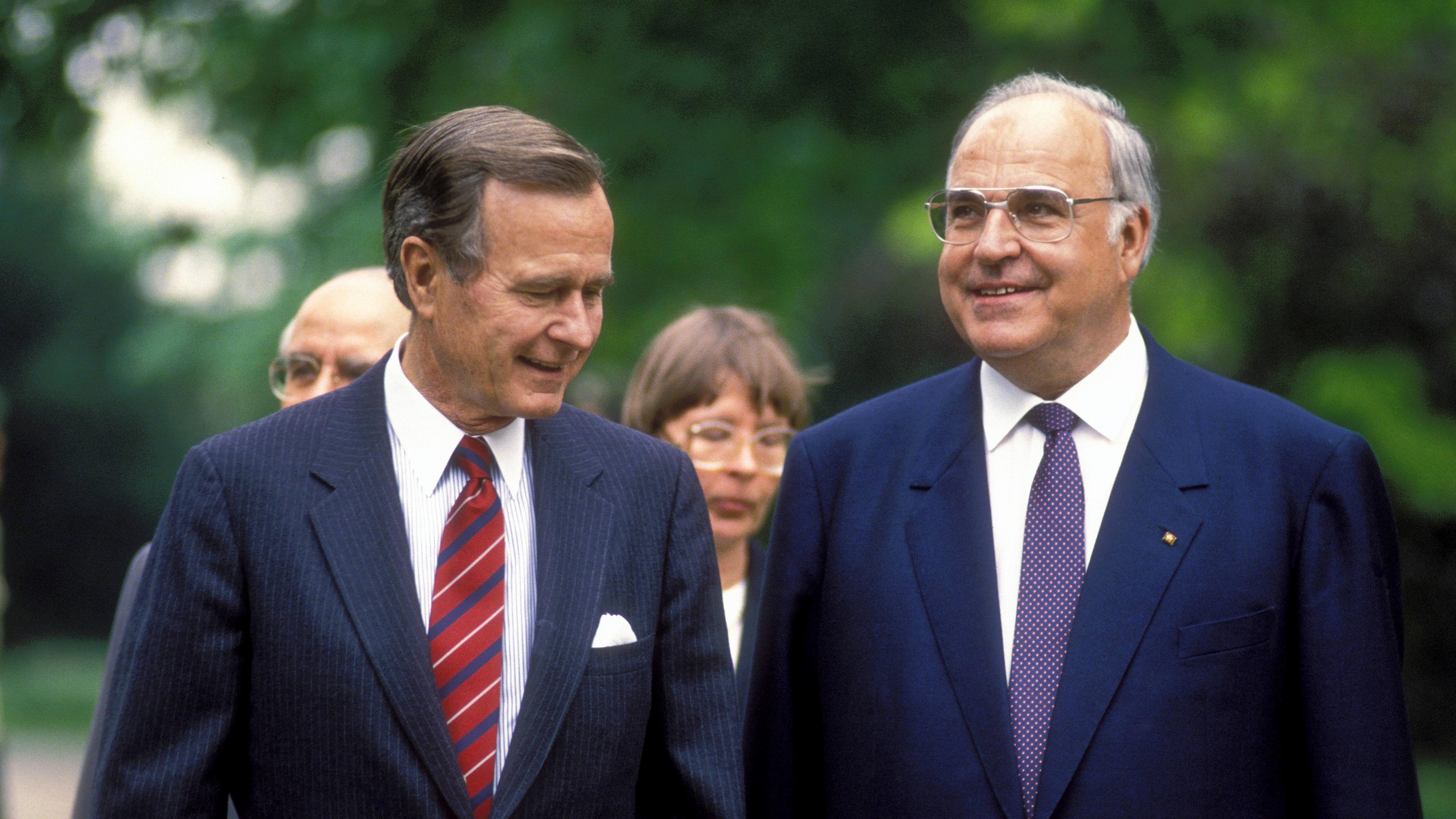 George H. W. Bush am 31. Mai 1989 mit Helmut Kohl