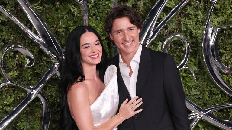 Das Bild zeigt Kary Perry und Justin Trudeau bei der Eröffnung des "Lucas Museum of Narrative Art".
