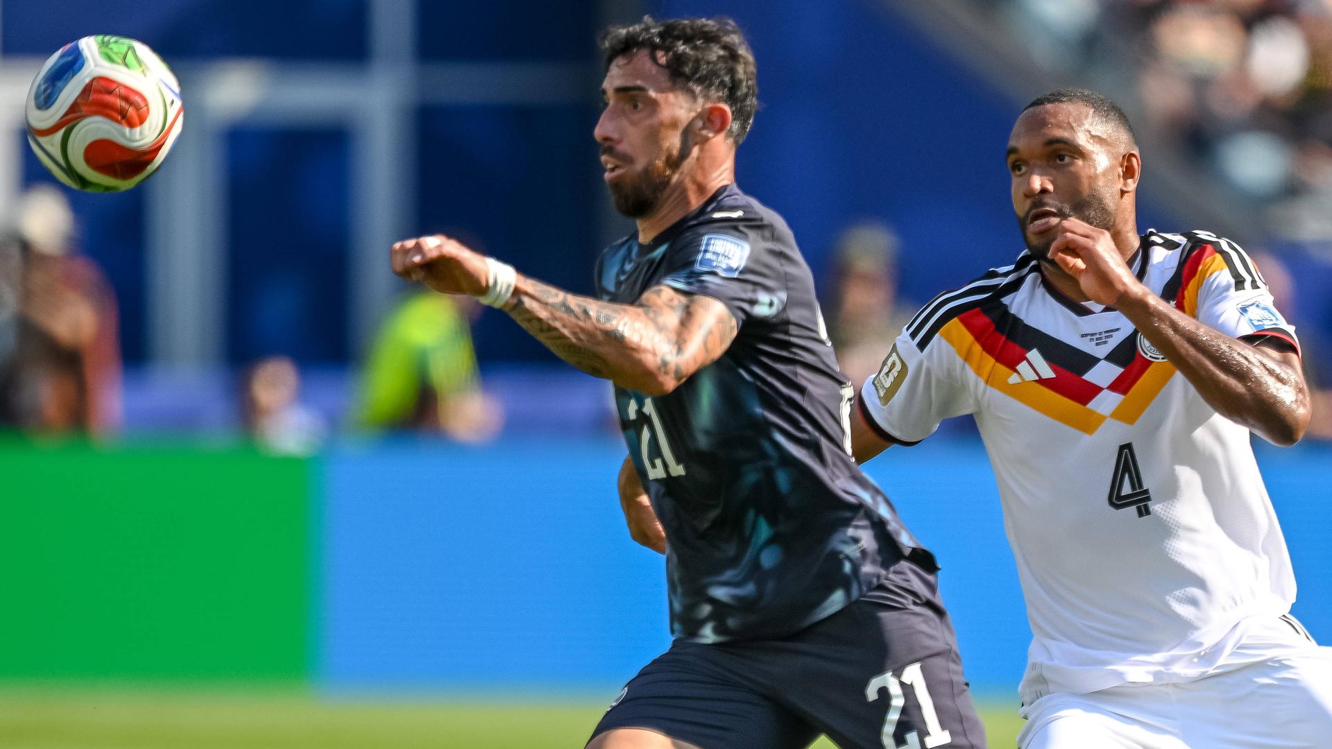 Gabriel Avalos und Jonathan Tah am 29.06.26