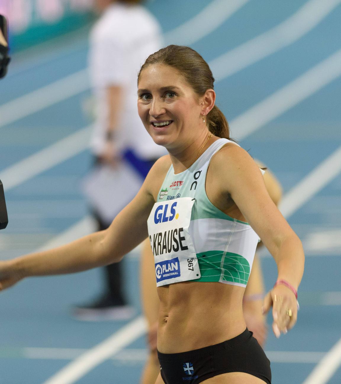 Gesa Felicitas Krause nach dem Gewinn des Finale über 1500 Meter bei der deutschen Leichtathletik Hallenmeisterschaft.