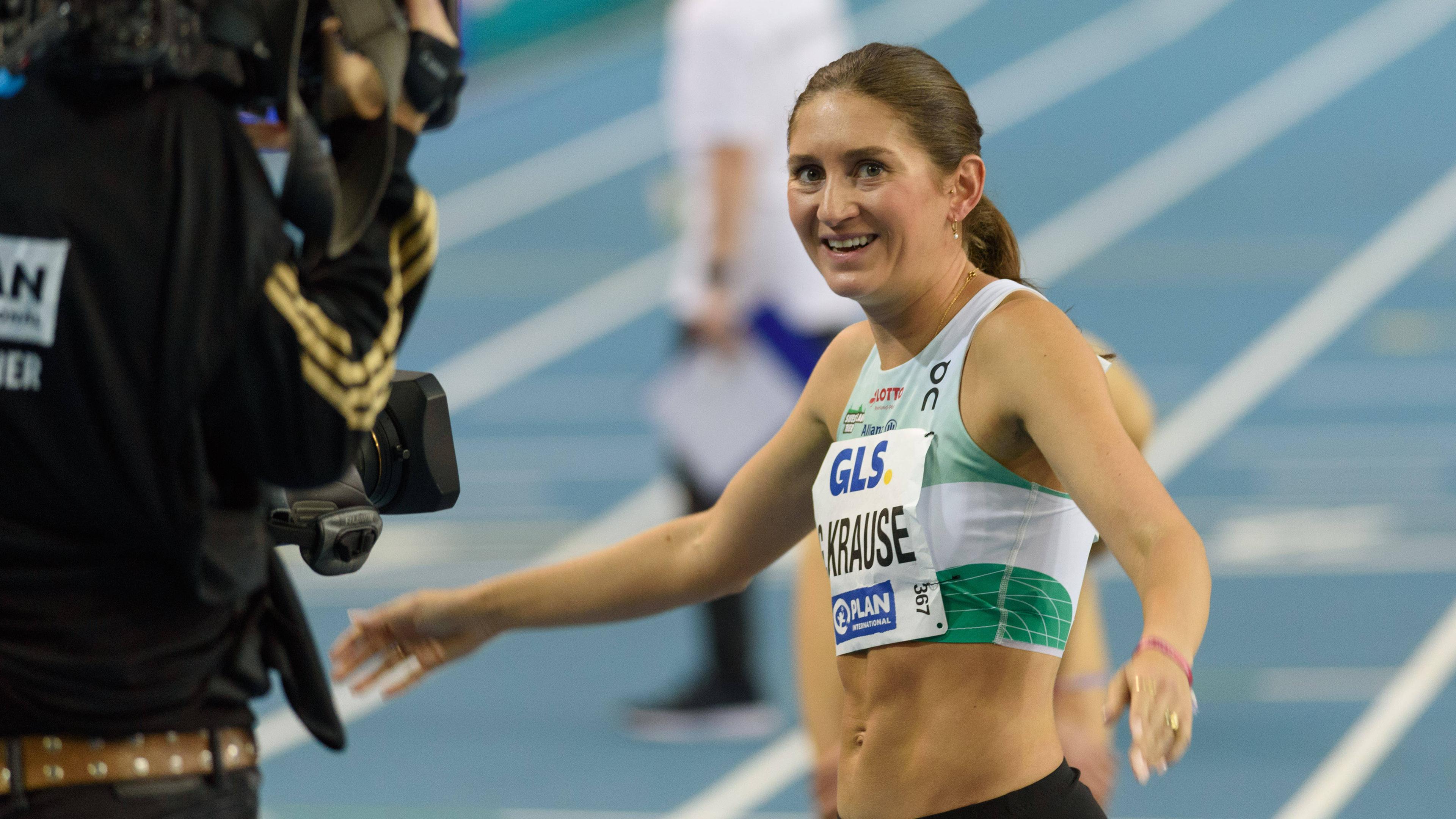 Gesa Felicitas Krause nach dem Gewinn des Finale über 1500 Meter bei der deutschen Leichtathletik Hallenmeisterschaft.