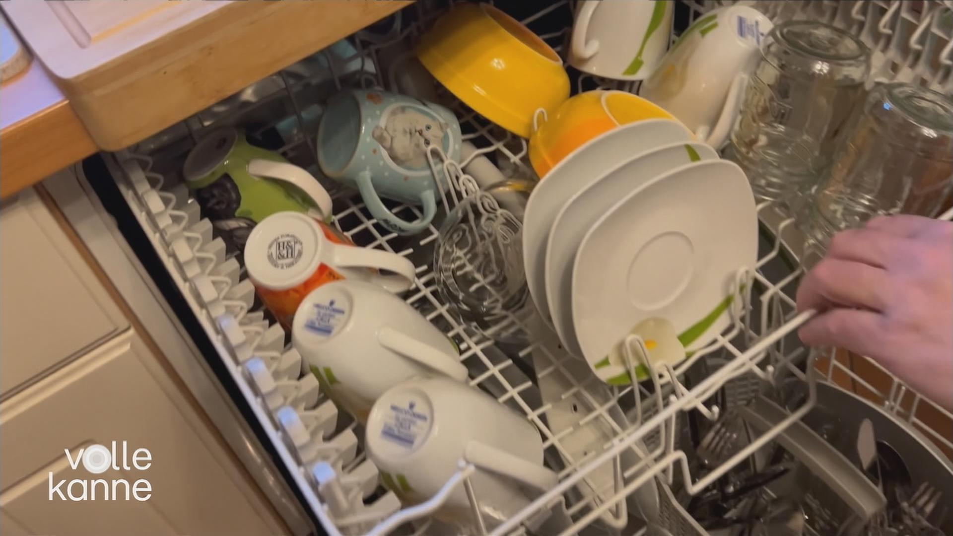 Eine eingeräumte Geschirrspülmaschine