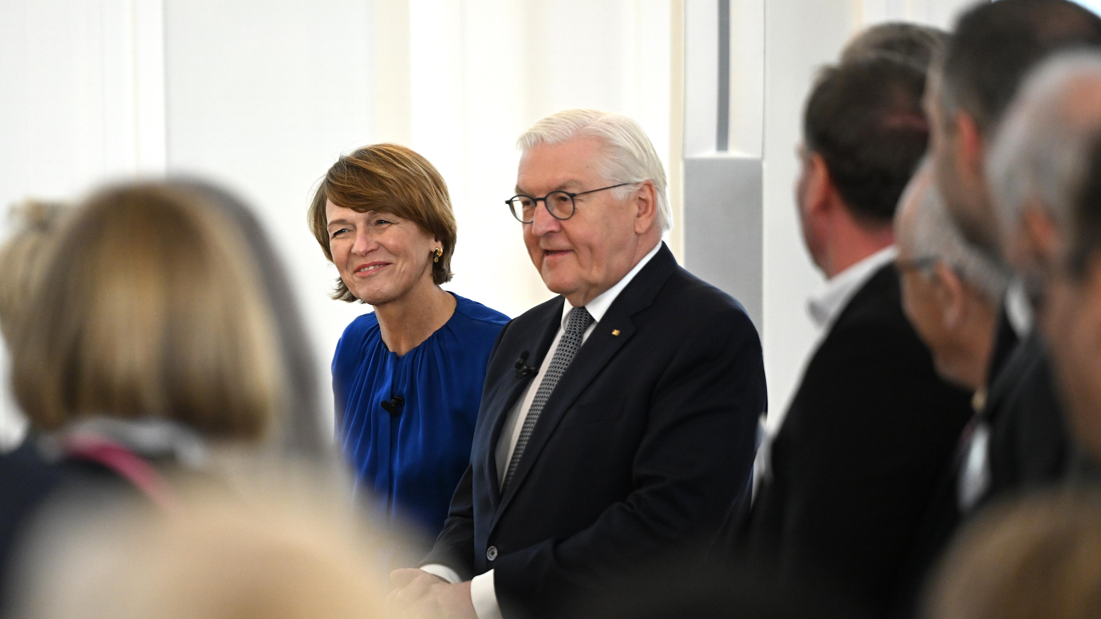 Bundespräsident Frank-Walter Steinmeier will sich heute in Berlin mit rund 80 ehrenamtlichen Bürgermeistern und Bürgermeisterinnen austauschen.