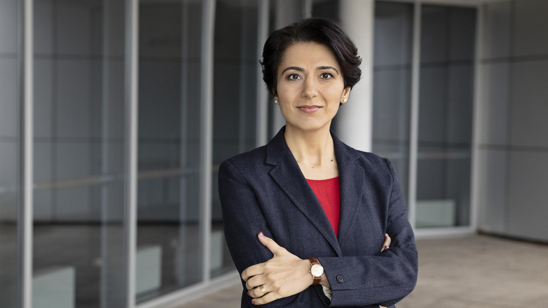 Portrait-Aufnahme von ZDF-Korrespondentin Golineh Atai