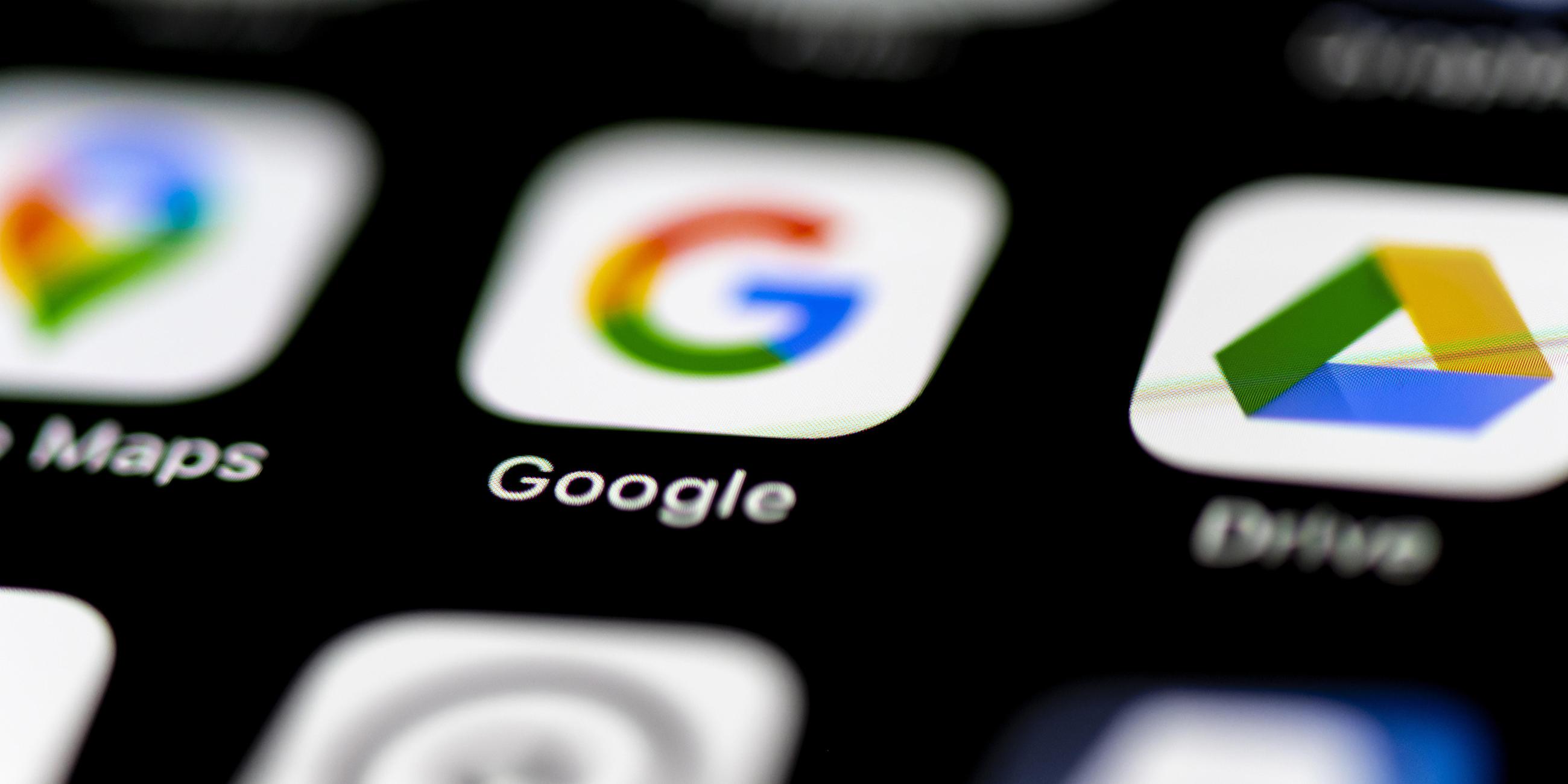 Logos der Google-Apps auf einem Smartphone
