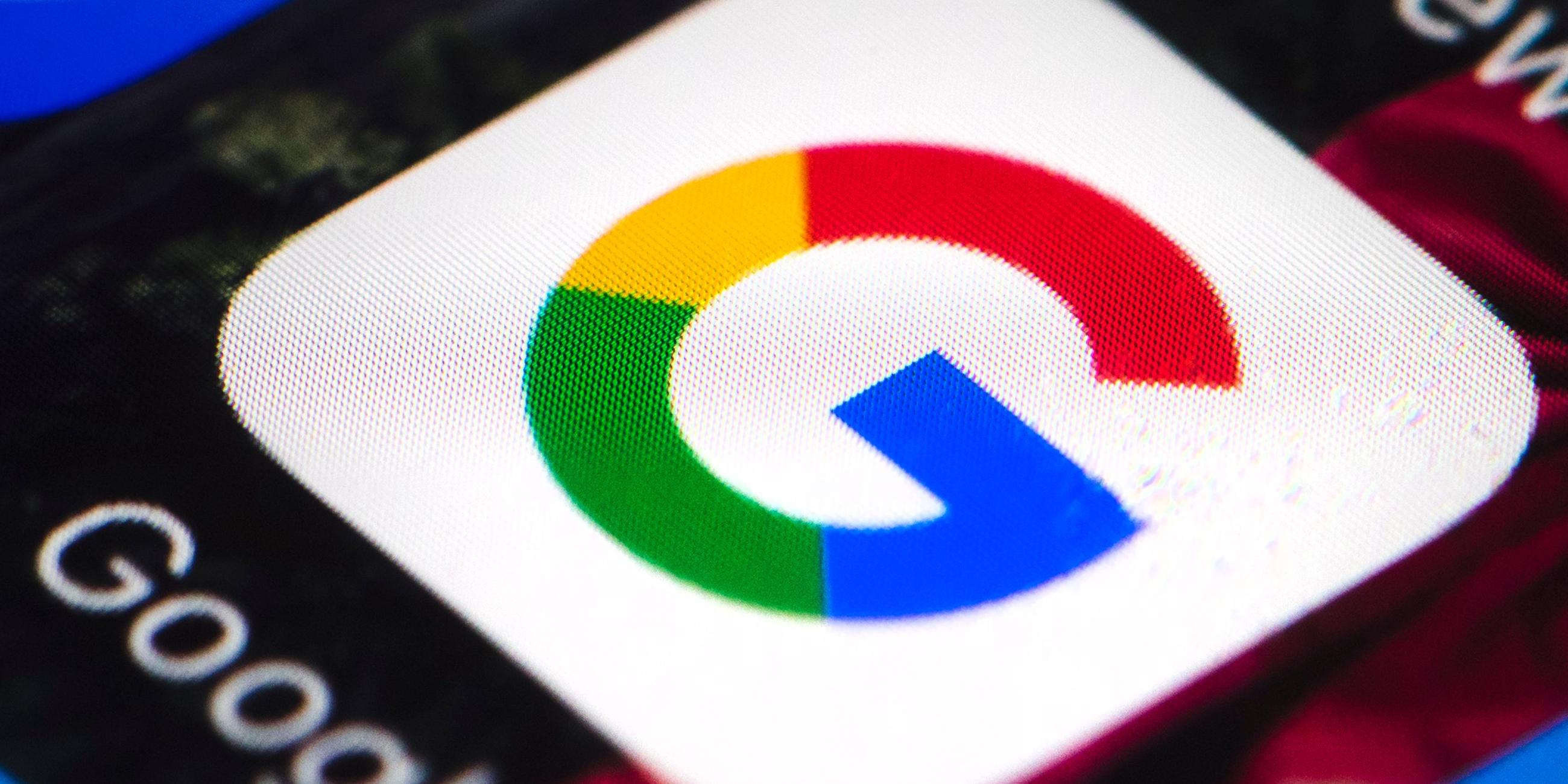 Das Google-Logo auf einem Smartphone