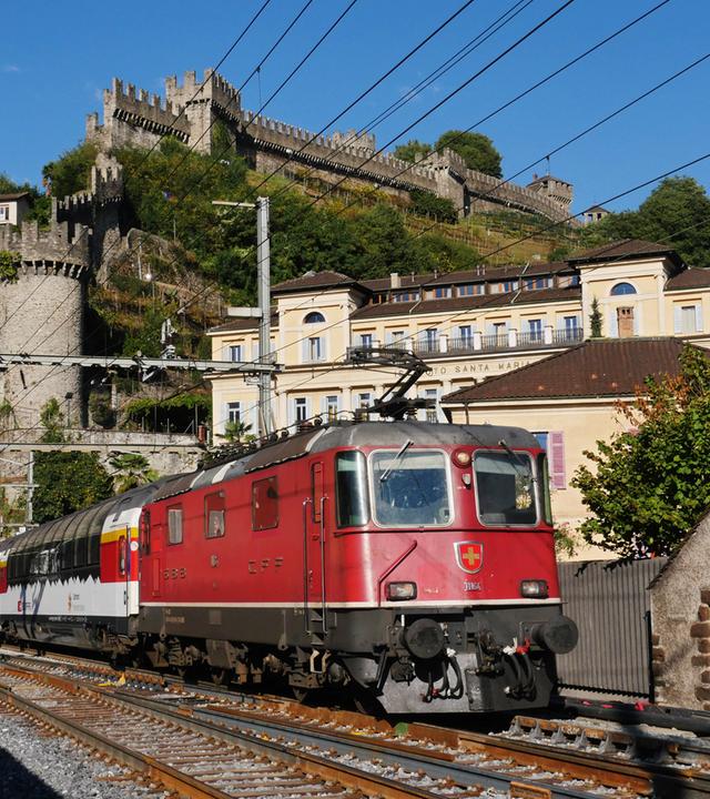 Gotthard Panorama Express_Bellinzona
