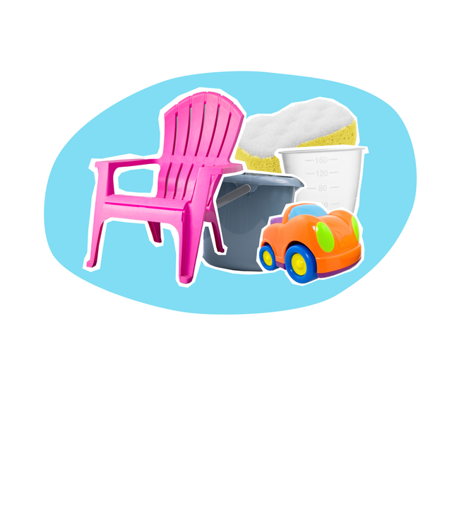 Plastikstuhl, Putzeimer und Spielzeugauto aus Plastik