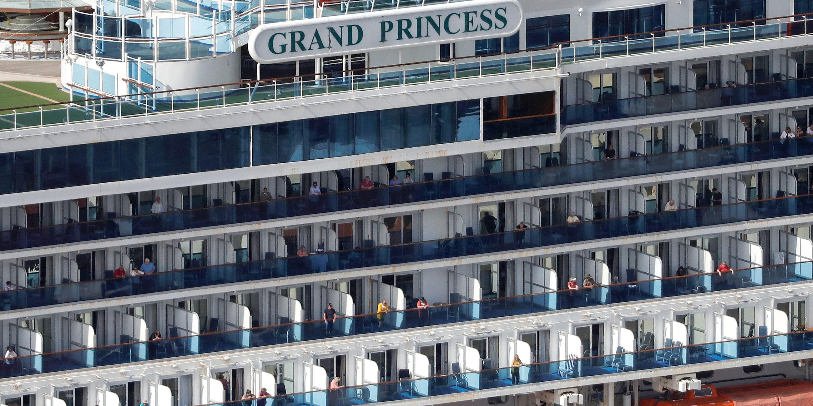 Grand Princess im Hafen von Oakland