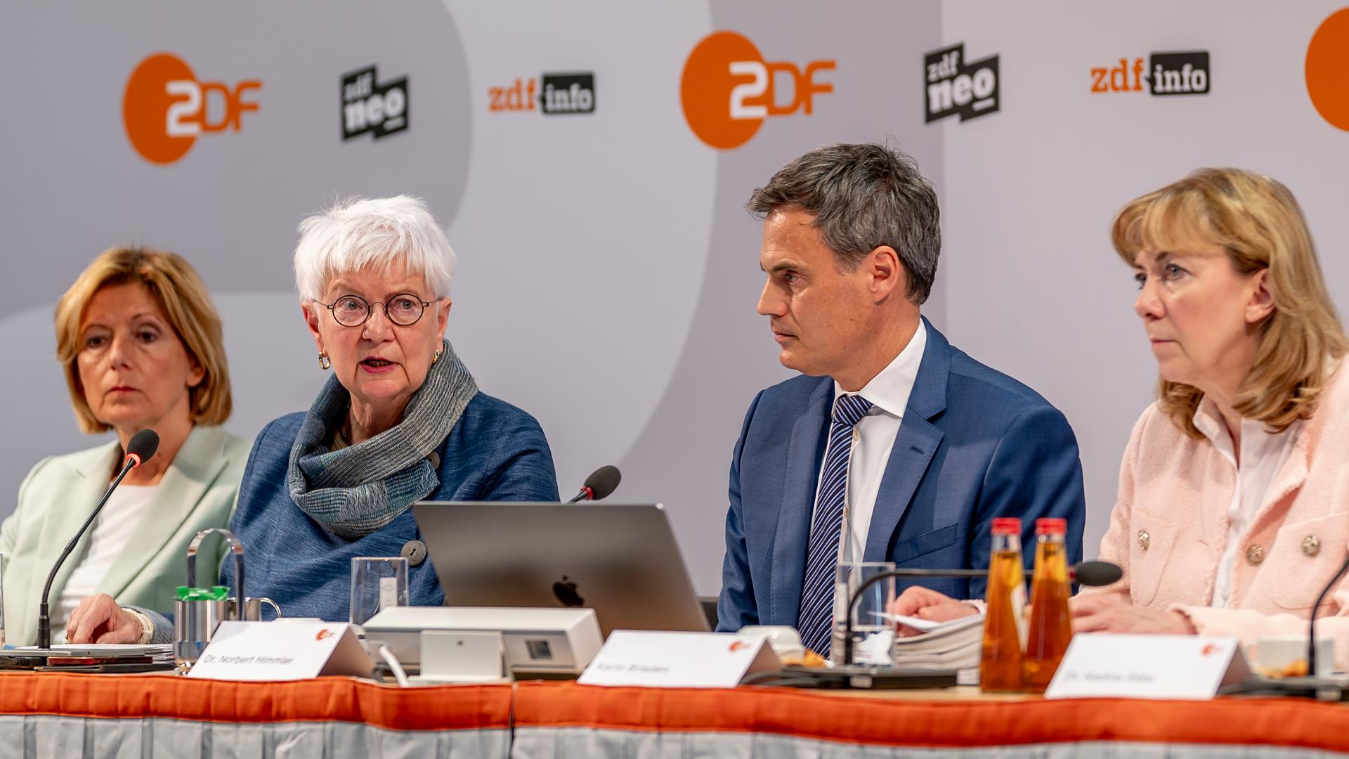 Gefüllter Sitzungssaal Fernsehratssitzung mit der Verwaltungsratsvorsitzenden Malu Dreyer am 27.09.24