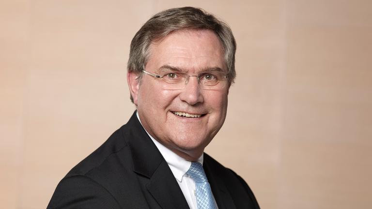 Porträt Fernsehratsmitglied Dr. Franz Josef Jung