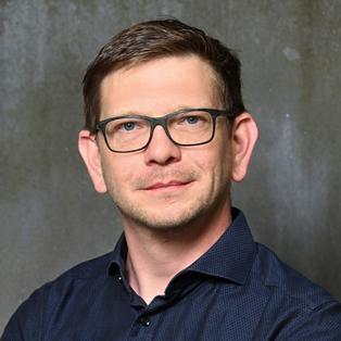Porträt Dr. Sascha Hölig