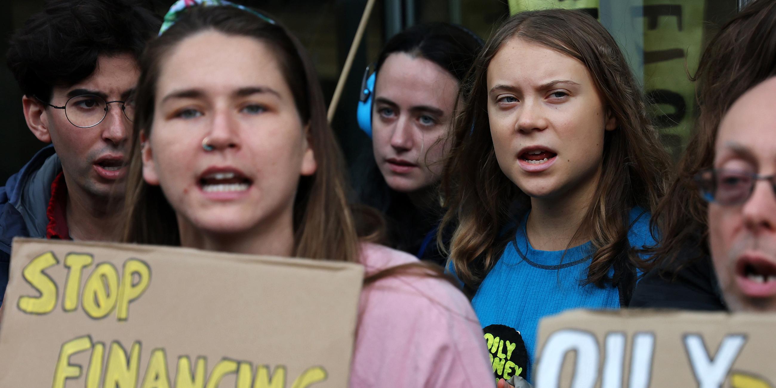 Klimaaktivistin Greta Thunberg nimmt am 19.10.2023 an einem Protest in London teil.