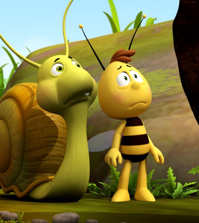 Willi, Max und Rufus betrachten einen riesigen Kuhfladen vor ihnen. Er ist deutlich größer als sie selbst.