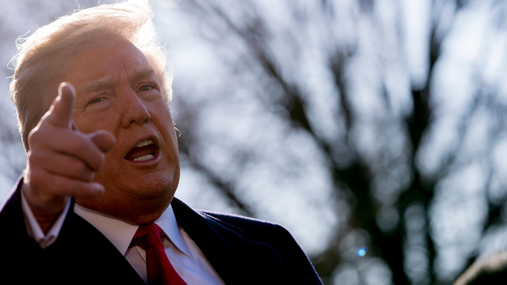 trump fliegt nach kalifornien
