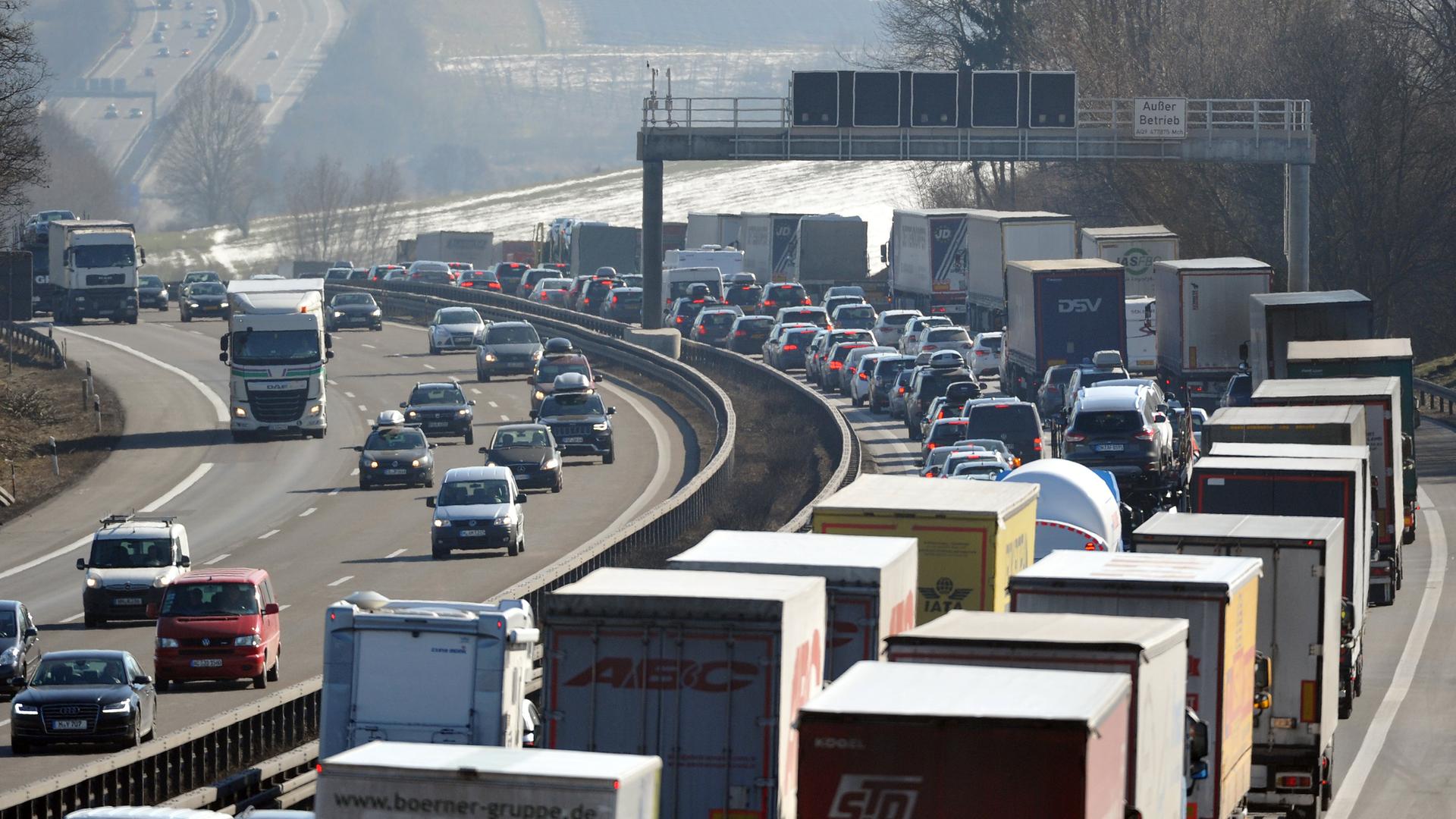 Mehr Gütertransport auf der Straße 