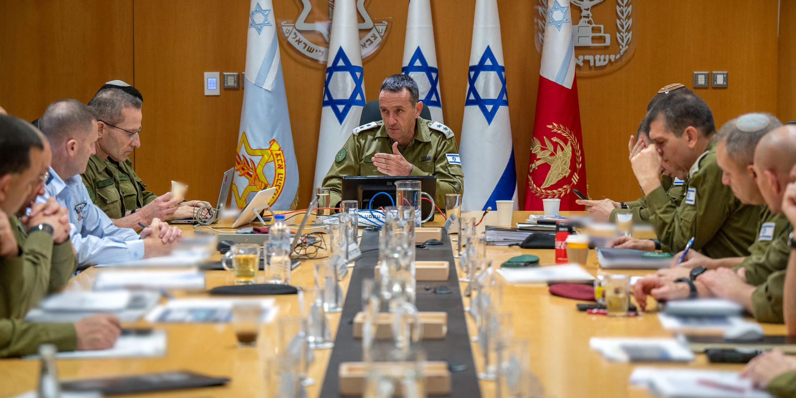 Israels Generalstabschef Herzi Halevi kündigt eine Antwort auf den Raketenangriff des Iran an.