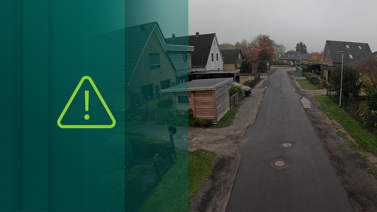 Straße inmitten von Häusern