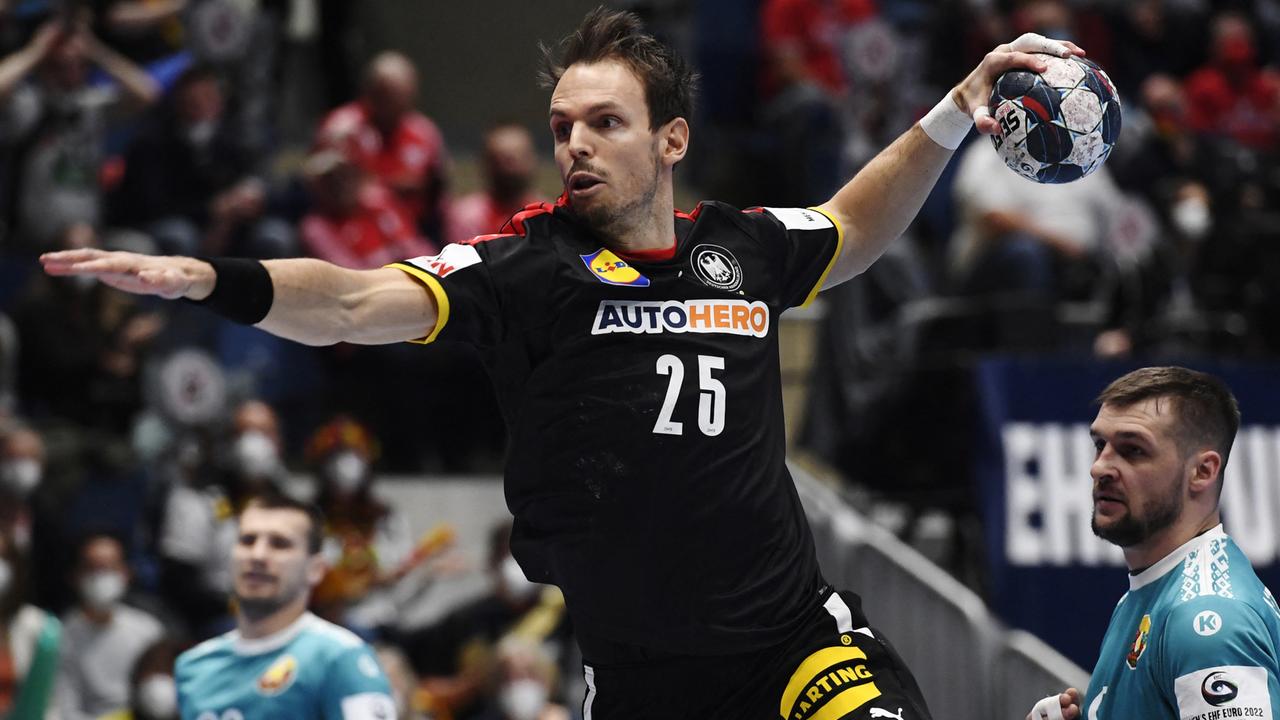 DHB-Team müht sich zu Auftaktsieg