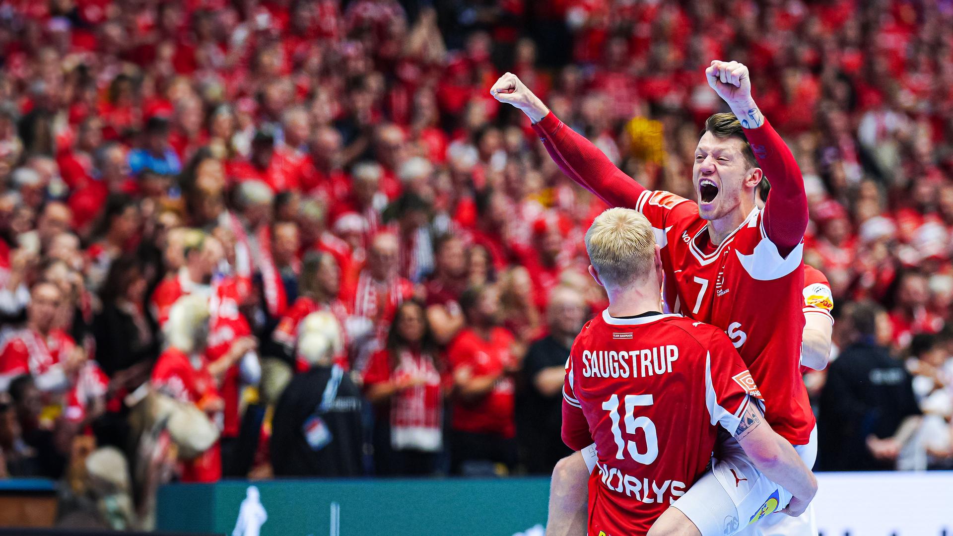 Dänischer Handballer jubelt