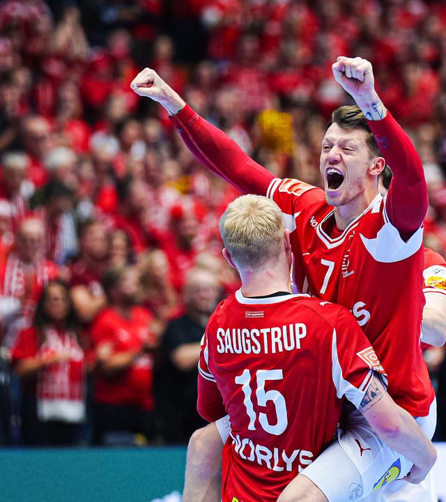 Dänischer Handballer jubelt