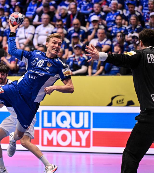 Gisli Kristjansson beim Torwurf