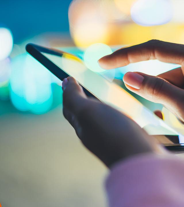 Smartphone in den Händen