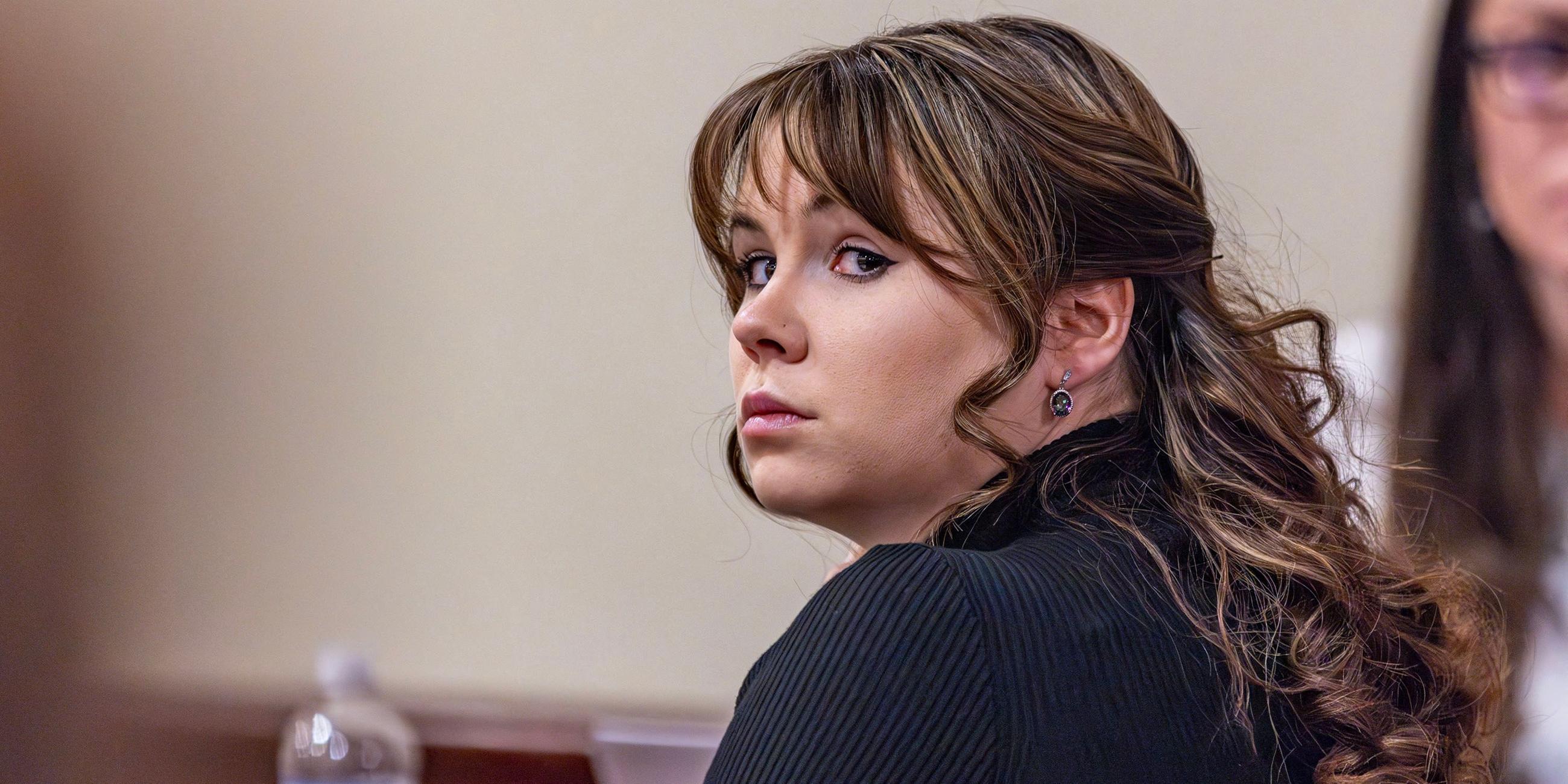 Hannah Gutierrez-Reed, die ehemalige Waffenmeisterin beim Film "Rust", hört den Schlussplädoyers ihres Prozesses im Gerichtsgebäude des ersten Gerichtsbezirks in Santa Fe am 06.03.2024 zu.