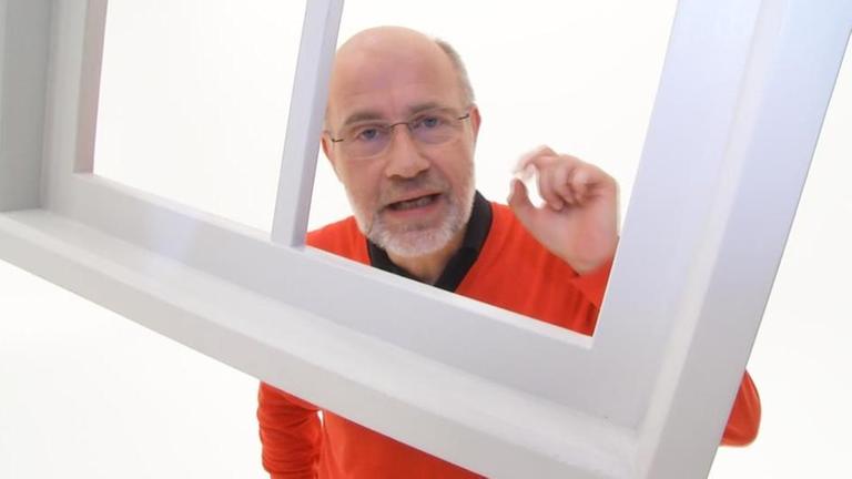 Harald Lesch im Studio von Frag den Lesch