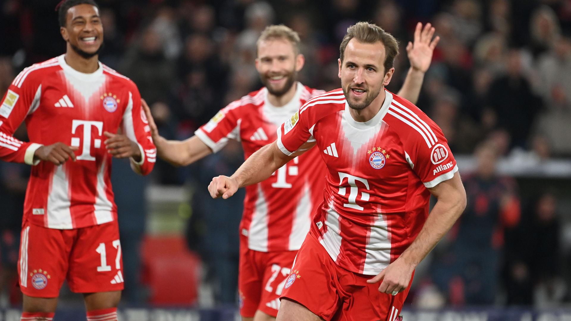 Harry Kane (FC Bayern München) jubelt. 