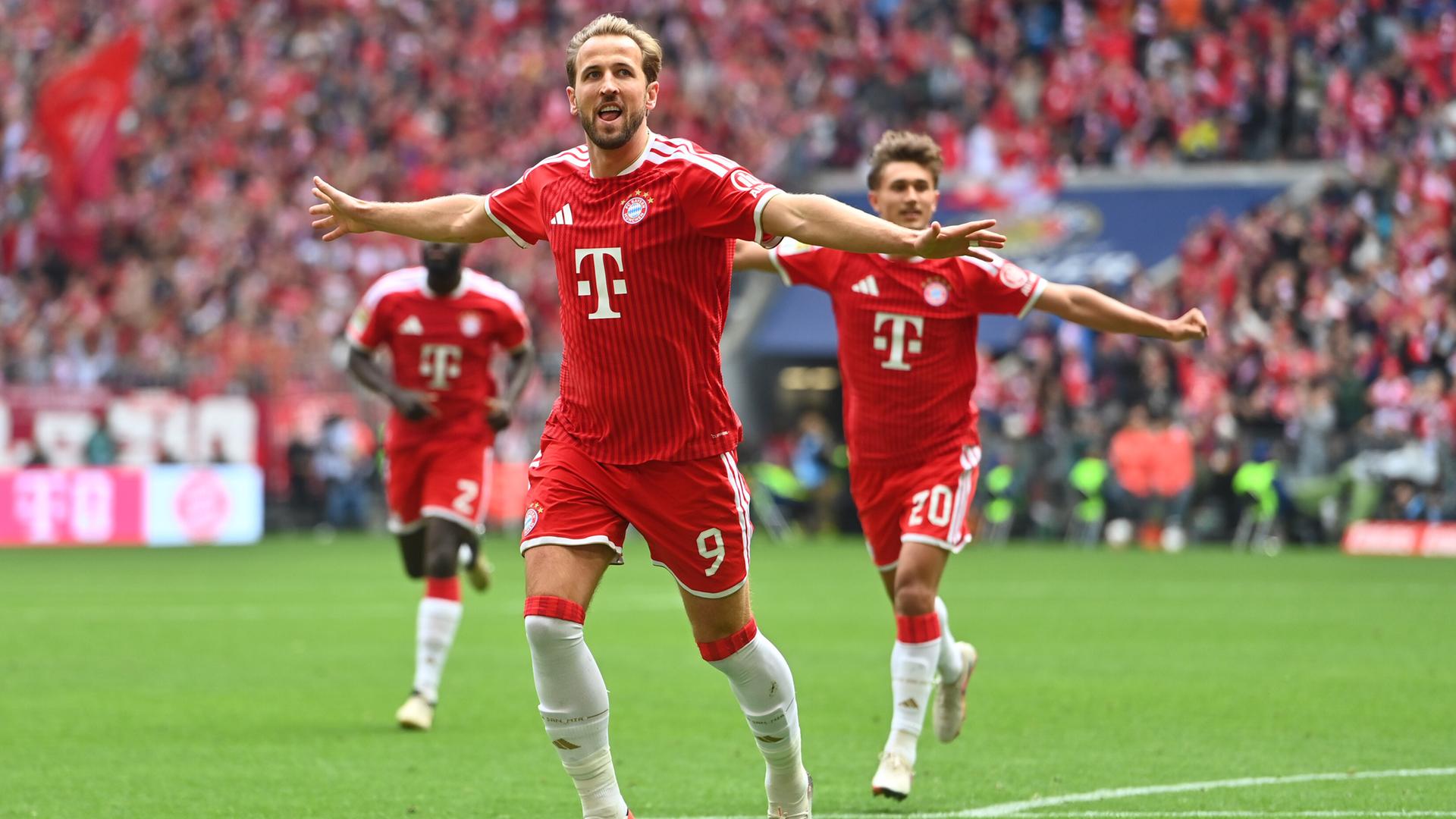 Harry Kane jubelt nach seinem Tor am 16.05.2026 in München.