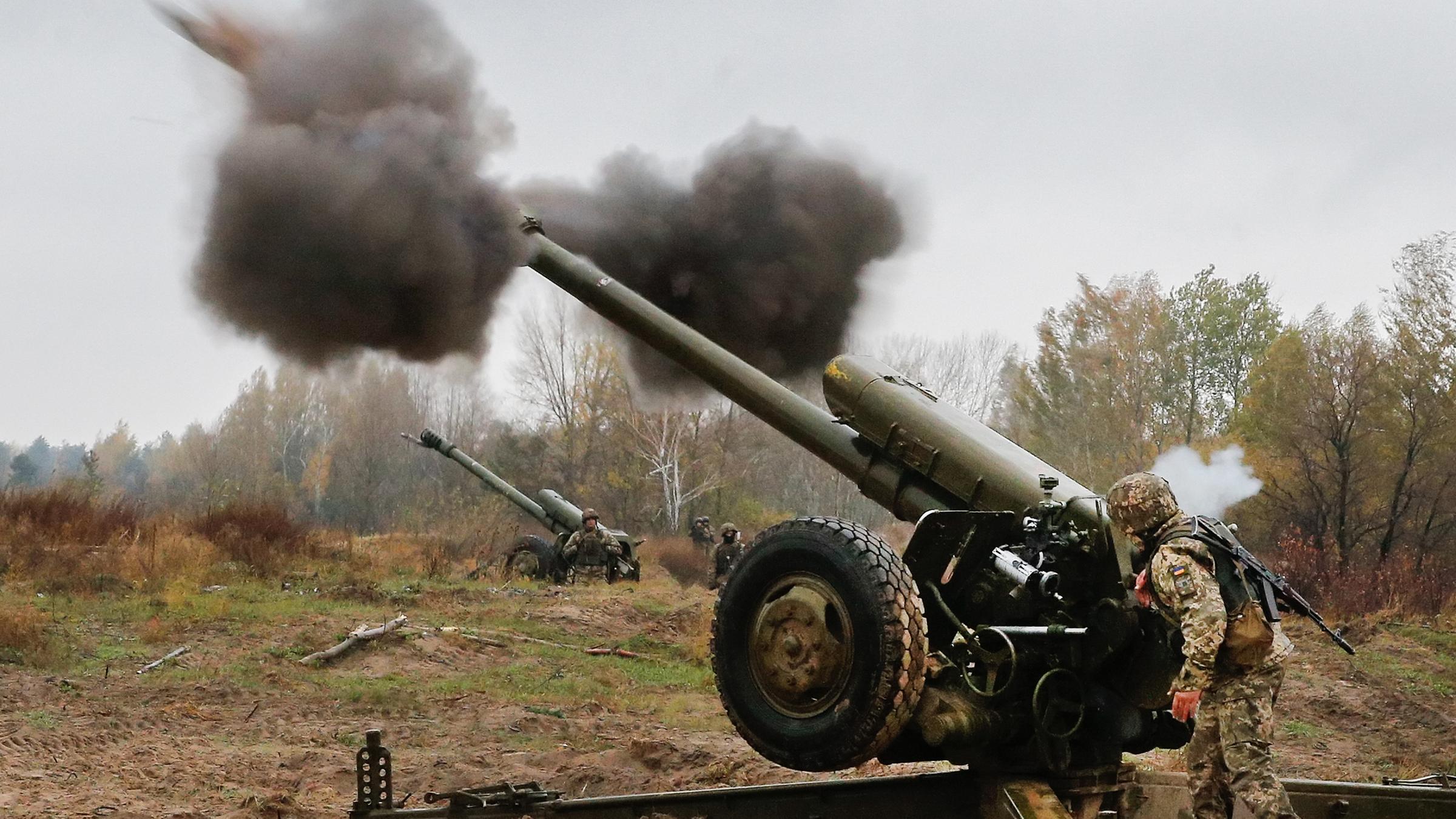 Eine 122mm-Haubitze „D-30“