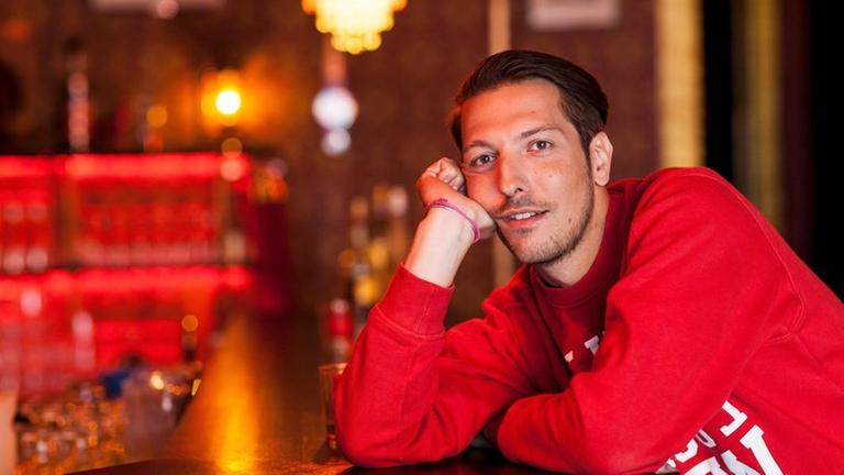 Thilo Mischke moderiert "Heß & Fettig! - Das Sexmagazin"