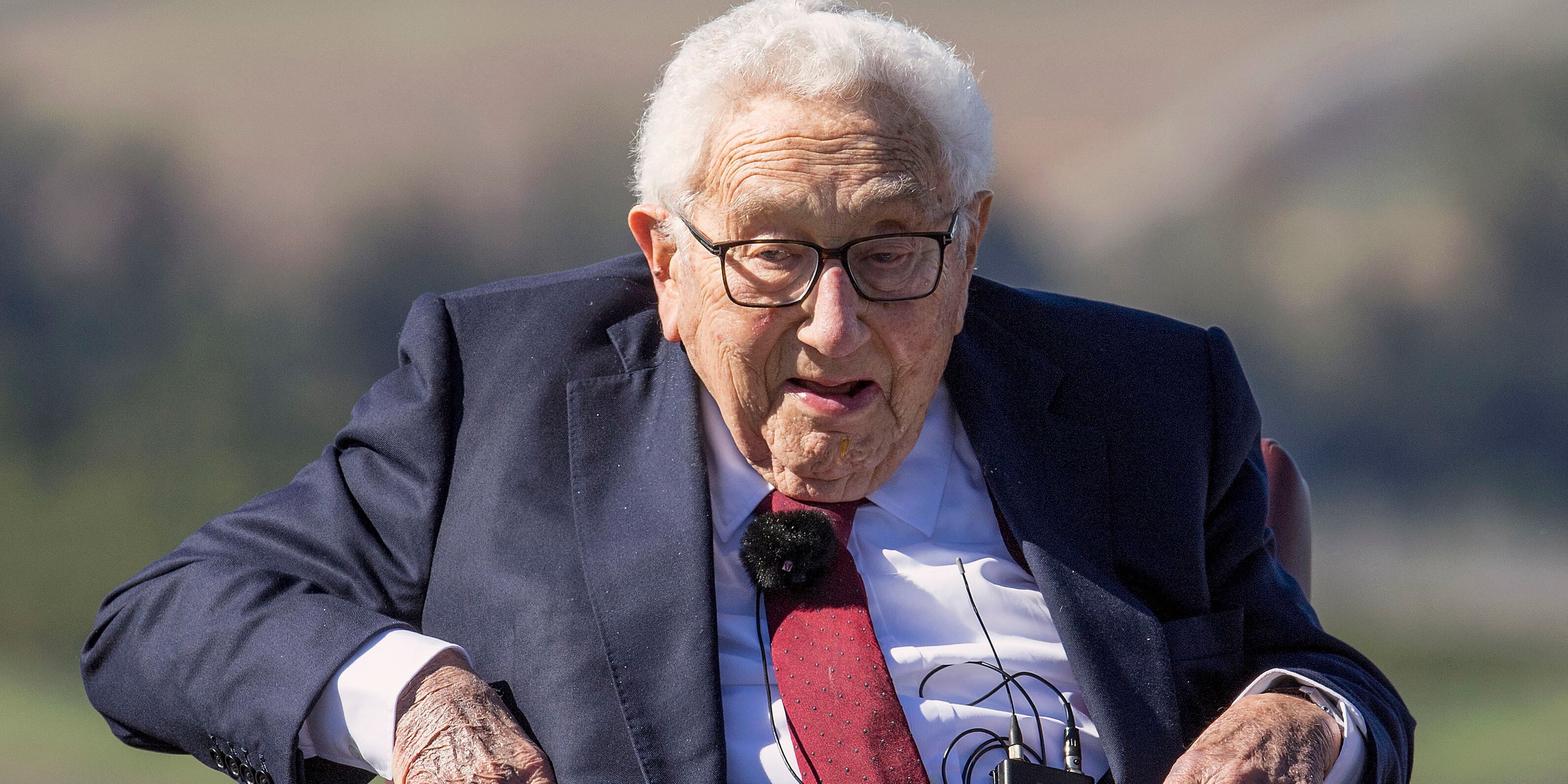 Henry Kissinger vor einer Grundsatzrede in der Ronald Reagan Presidential Library (Feb. 2023)