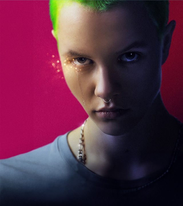  Plakatmotiv zum Film mit stilisiertem Bild von Hauptdarstellerin Elsi Sloan als Elina in Großaufnahme