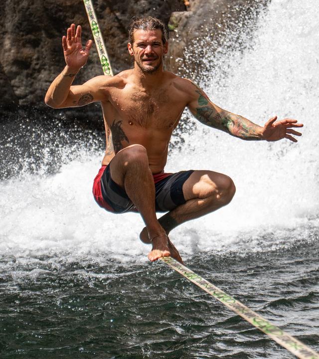Abenteuer Auswandern - Neuanfang in Panama - Slackline am Wasserfall