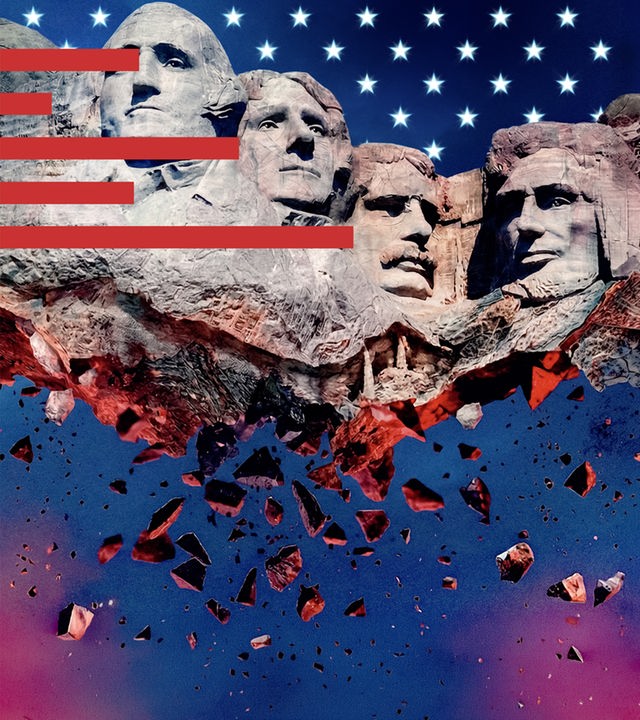 Mount-Rushmore-Denkmal vor blauem Himmel mit Sternenmotiv; Teile des Felsens zerbrechen und fallen als rote Trümmer herab.
