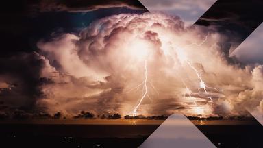 Blitze - Himmel unter Strom