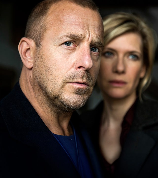 Uli (Heino Ferch) und Nora (Ina Weisse) schauen schockiert drein