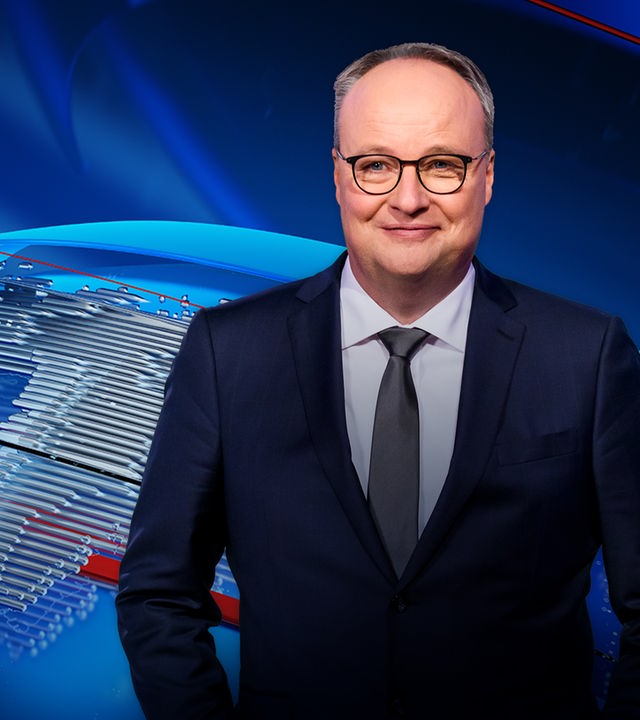 Oliver Welke im heute show-Set