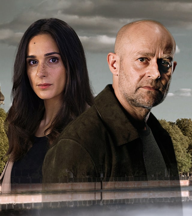 Jürgen Vogel und Aybi Era als Kommissaren-Duo, das in Berlin-Köpenick Kapitalverbrechen aufklärt.