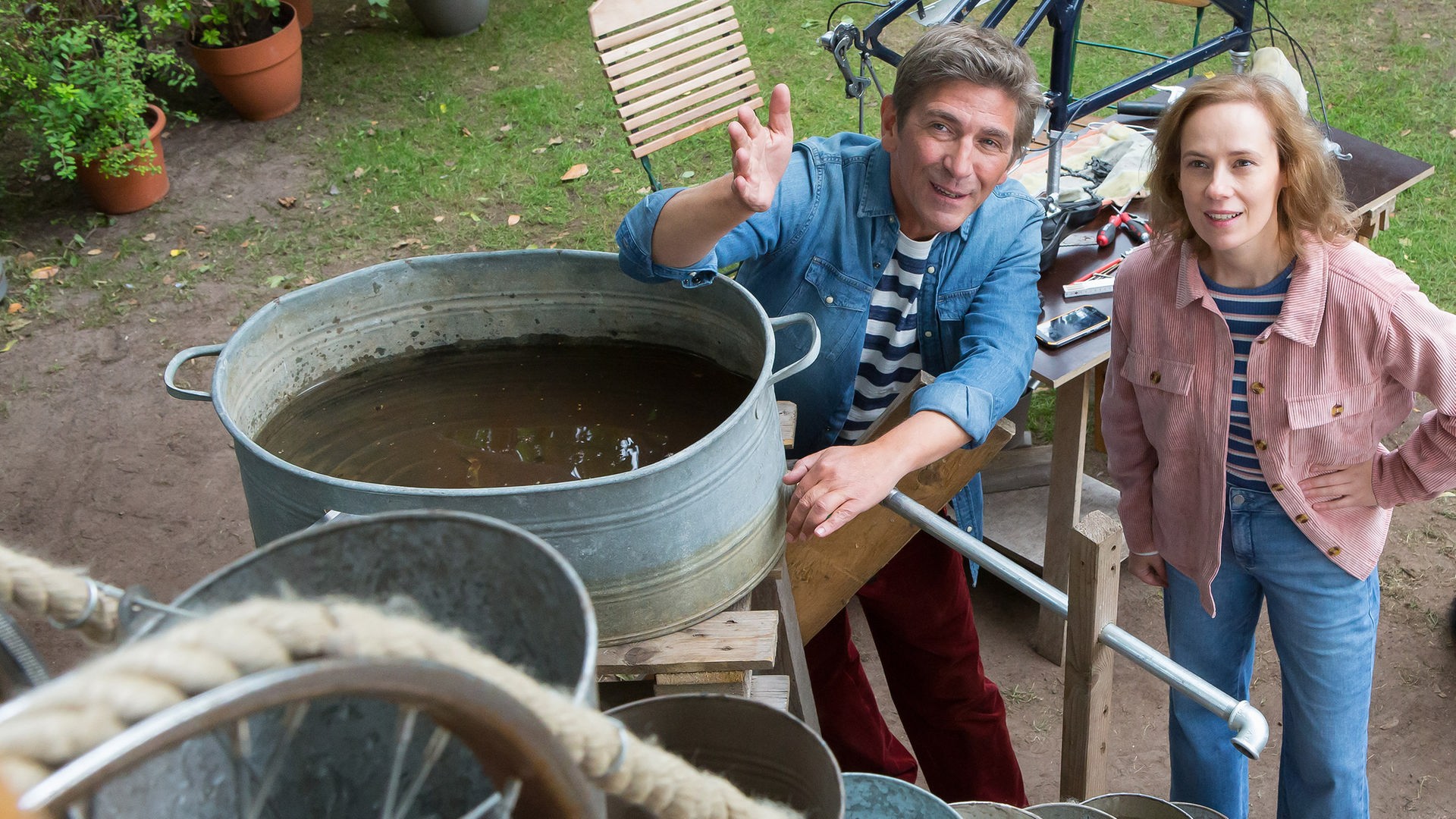 Fritz zeigt Emmy das Perpetuum Mobile