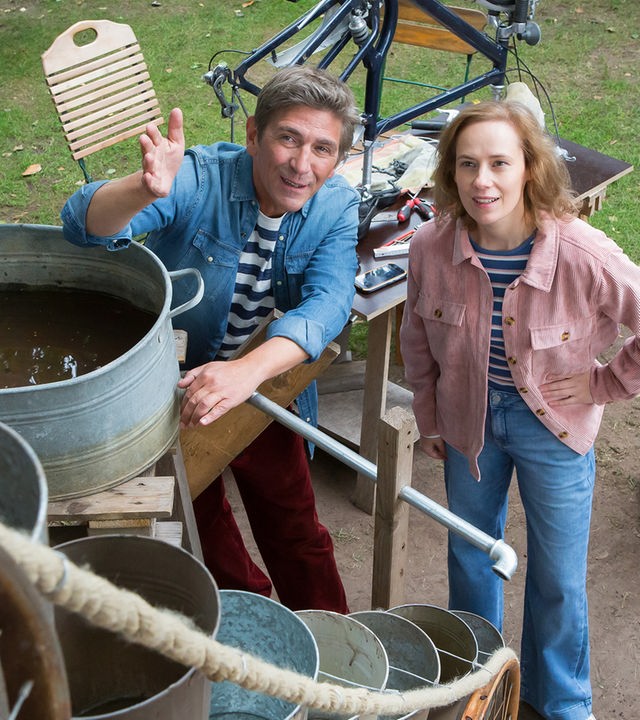 Fritz zeigt Emmy das Perpetuum Mobile