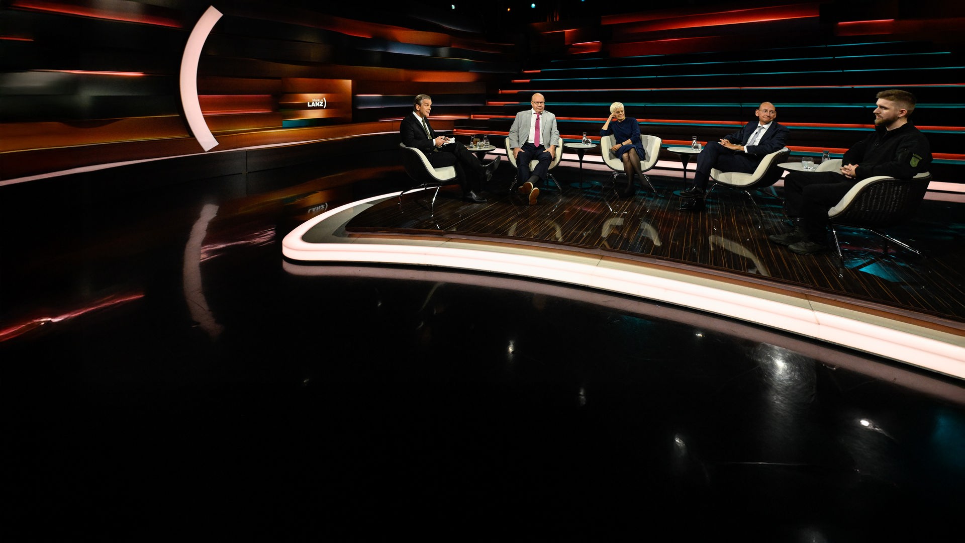 Markus Lanz diskutiert mit seinen Gästen (von links nach rechts): Peter Altmaier, Ulrike Herrmann, Daniel Stelter, Alexander Gertz