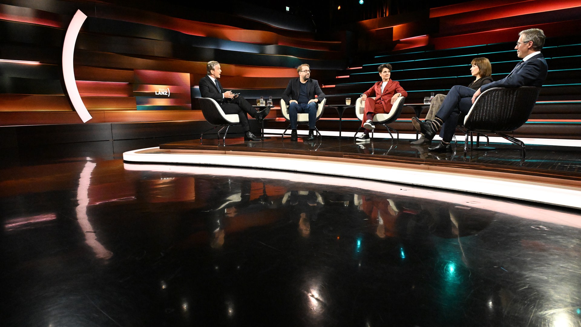Markus Lanz diskutiert mit seinen Gästen heute (von links nach rechts): Paul Ronzheimer, Anna Lehmann, Sabine Adler, Daniel Freidrich Sturm