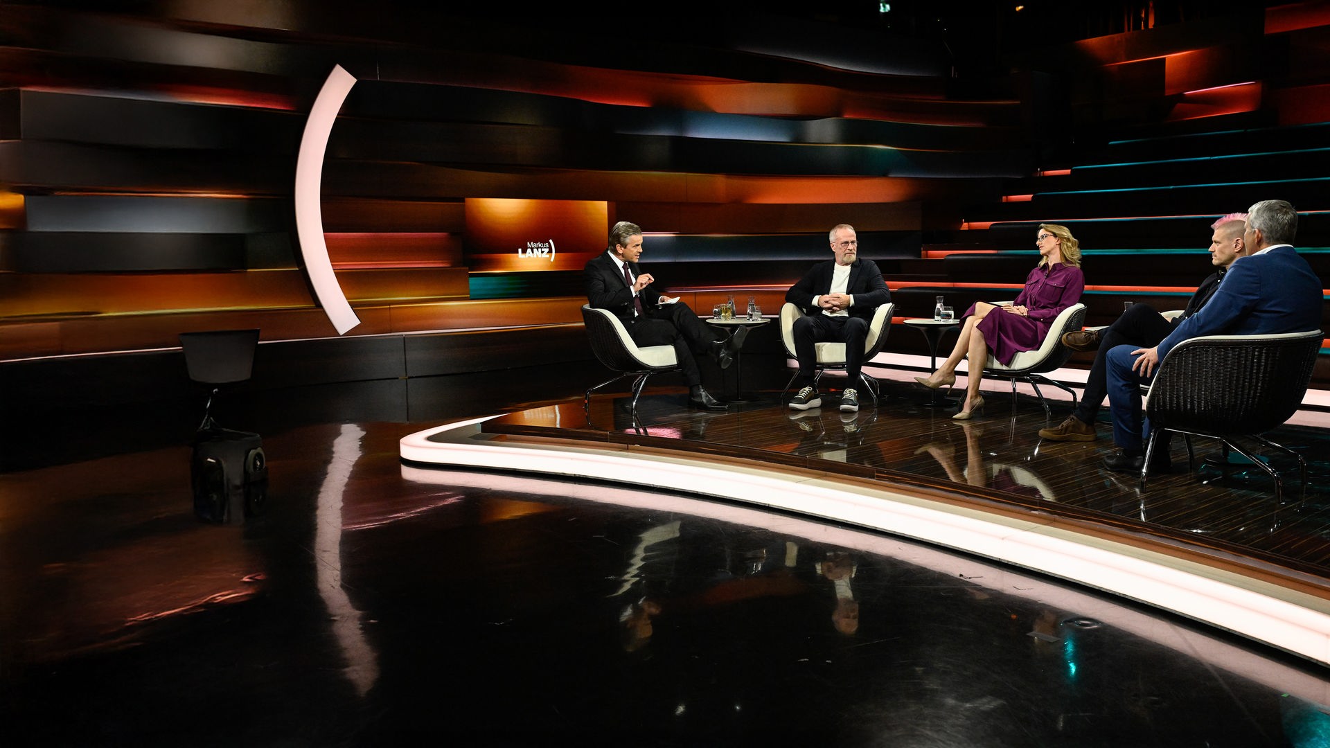 Markus Lanz diskutiert mit seinen Gästen, heute: Hans Uszkoreit, Christoph Schell, Alena Buyx, Sascha Lobo