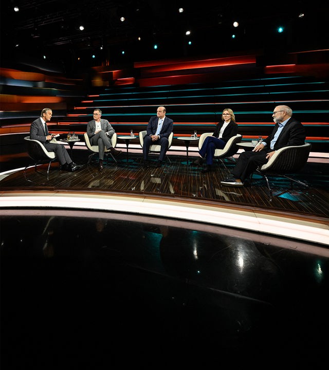 Markus Lanz diskutiert mit seinen Gästen heute (von links nach rechts): Andreas Rödder, Robin Alexander, Nina Kolleck, Herfried Münkler.