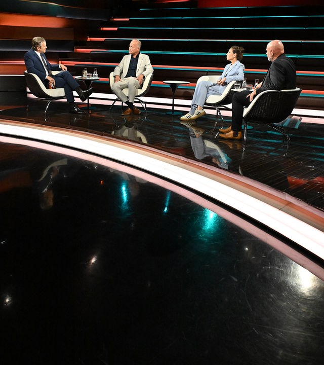 Markus Lanz diskutiert mit seinen Gästen heute (von links nach rechts): Matthias Miersch, Dagmar Rosenfeldt und Olaf Sundermeyer