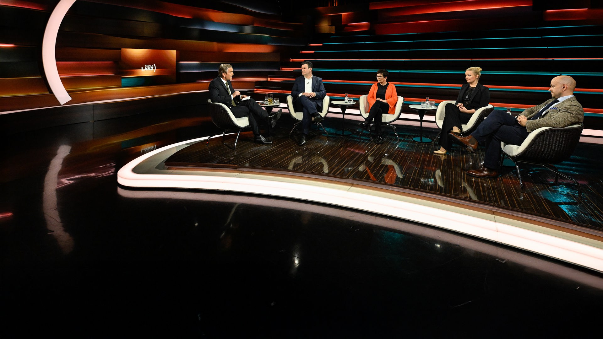 Markus Lanz diskutiert mit seinen Gästen heute (von links nach rechts): Hubertus Heil, Ursula Weidenfeld, Susanne Petersohn, Marc Felix Serrao